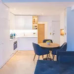 Beautiful Warm Apt Near Republique